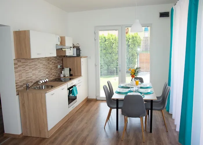 ヴィラ Aquamarine Balatonboglár